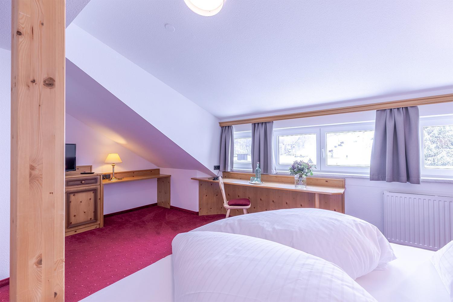 Hotel Sonnenheim Санкт-Антон-ам-Арльберг Экстерьер фото